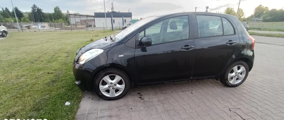 Toyota Yaris cena 14500 przebieg: 117500, rok produkcji 2006 z Kraków małe 79